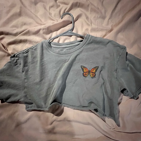 Beachy Tees! Many different shirts, different sizes! - Picture 3 of 16